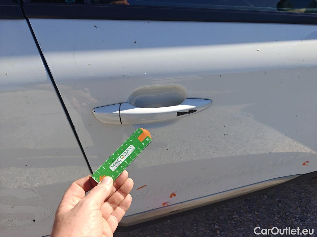  Peugeot  2008 PEUGEOT  / 2019 / 5P / todoterreno Allure BlueHDI 81kW (110CV) #37