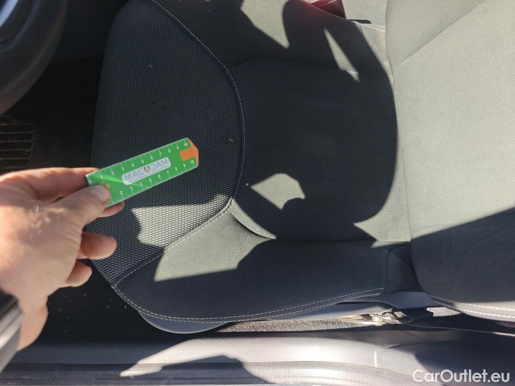  Renault  Clio RENAULT  / 2016 / 5P / berlina con portón Business TCe 66kW (90CV) GLP -18 #20