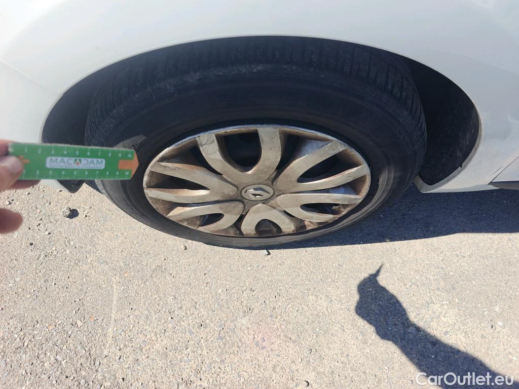  Renault  Clio RENAULT  / 2016 / 5P / berlina con portón Business TCe 66kW (90CV) GLP -18 #38