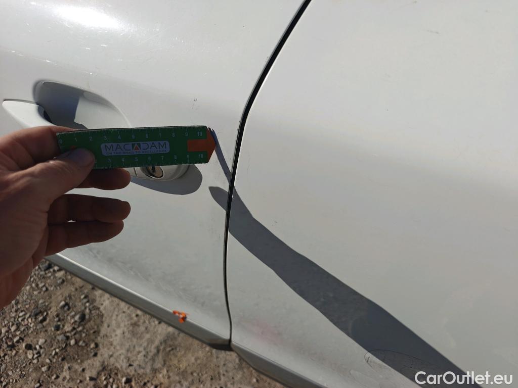  Peugeot  2008 PEUGEOT  / 2019 / 5P / todoterreno Allure BlueHDI 81kW (110CV) #12