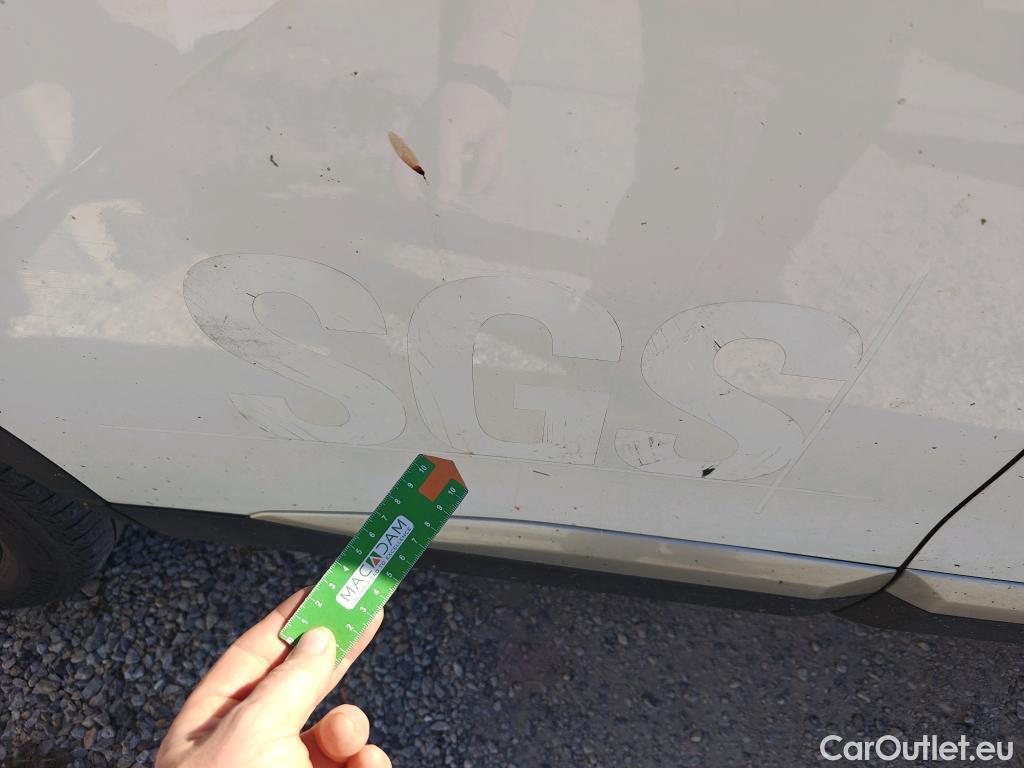  Peugeot  2008 PEUGEOT  / 2019 / 5P / todoterreno Allure BlueHDI 81kW (110CV) #15