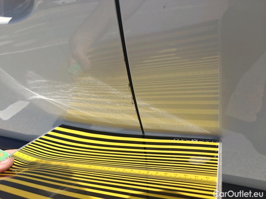  Peugeot  3008 PEUGEOT  / 2020 / 5P / todoterreno 1.2 PureTech 96KW S&S Active Pack EAT8 #4