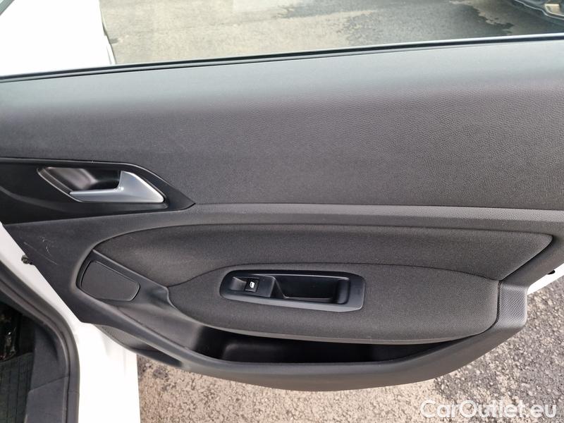  Peugeot  308 -SW  (P5) (2021)  SW 1.2 PT 130 ACTIVE P 5d #16