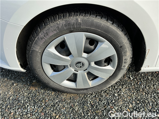  Skoda  Fabia  1.0MPI 44 Active #15