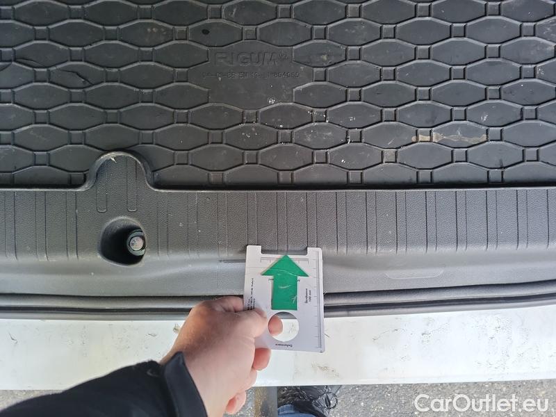  Opel  Combo   E Cargo (2018) Com.L.1.5D 96 Elegance Plus 5d #12