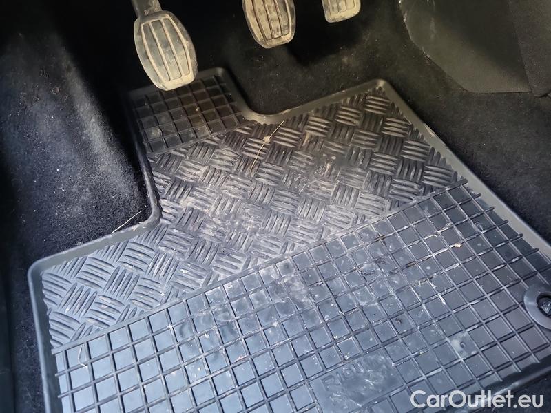  Opel  Combo   E Cargo (2018) Com.L.1.5D 96 Elegance Plus 5d #5