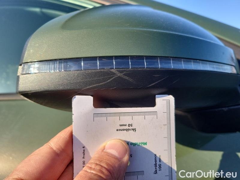  Audi  A4  Avant (8WD)  (2019)  Av. 40 TDI S line quat. AT #25