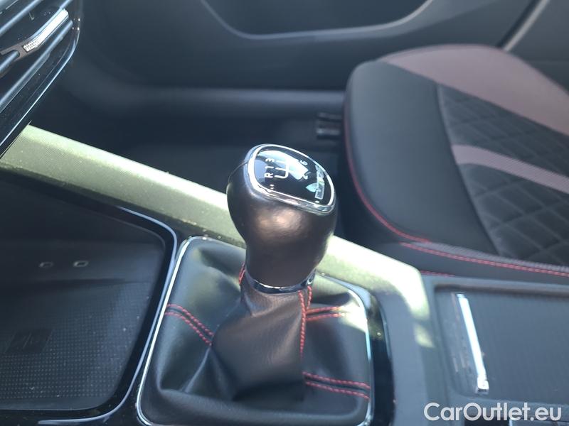  Skoda  Octavia  Lim. (NX3)(2020)  2.0 TSI 180 RS 5d #10