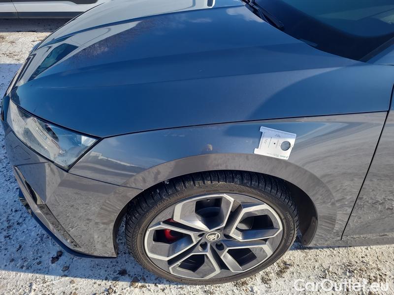  Skoda  Octavia  Lim. (NX3)(2020)  2.0 TSI 180 RS 5d #4