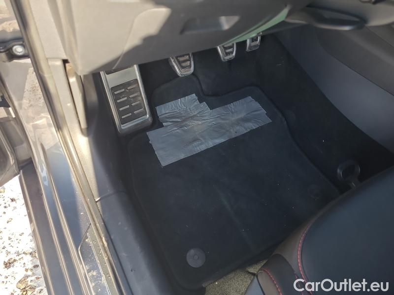  Skoda  Octavia  Lim. (NX3)(2020)  2.0 TSI 180 RS 5d #8