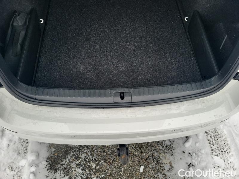  Skoda  Octavia  Combi (NX3)(2020) Oct.Com.1.5e-TEC 110 Style AT #7