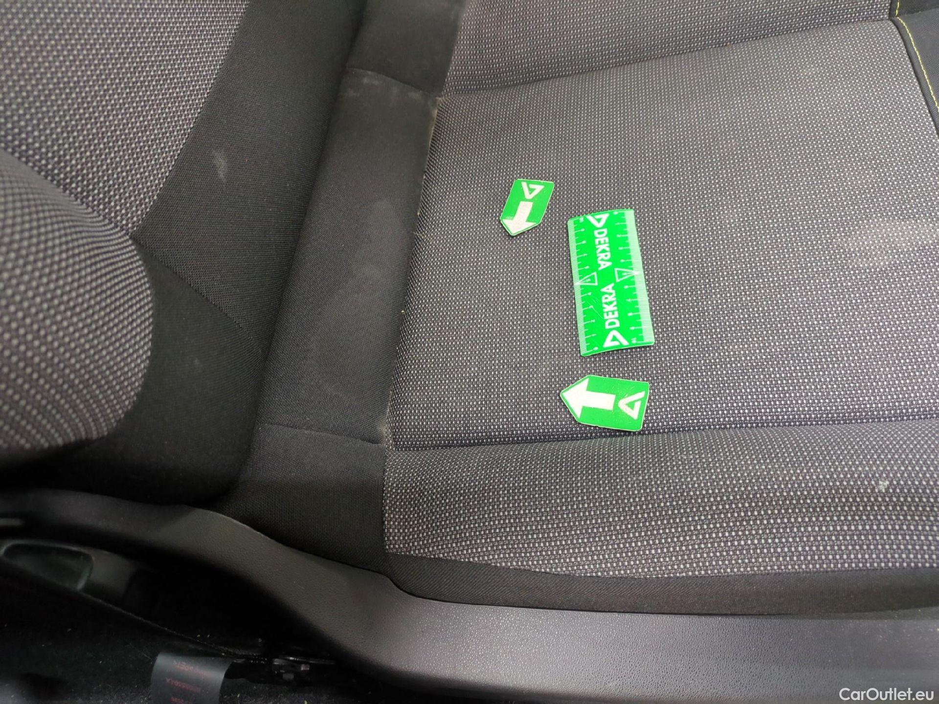  Citroen  C3  Société Feel 1.2 PureTech 80CV BVM5 E6d #4