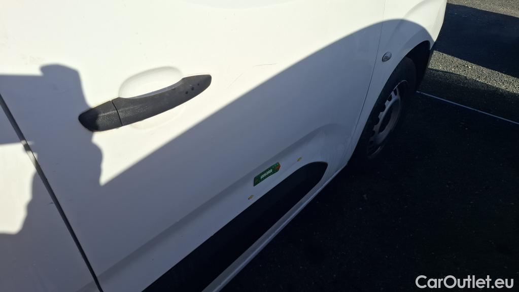  Citroen  Berlingo  Fourgon Club XL 950 1.5 BlueHDi 100CV BVM5 E6dT #25