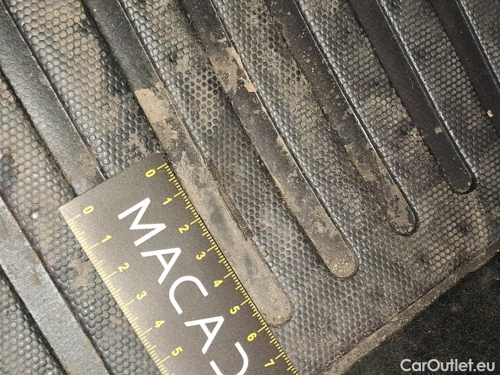  Peugeot  208  Affaire Premium 1.6 HDi 75CV BVM5 E6 #17