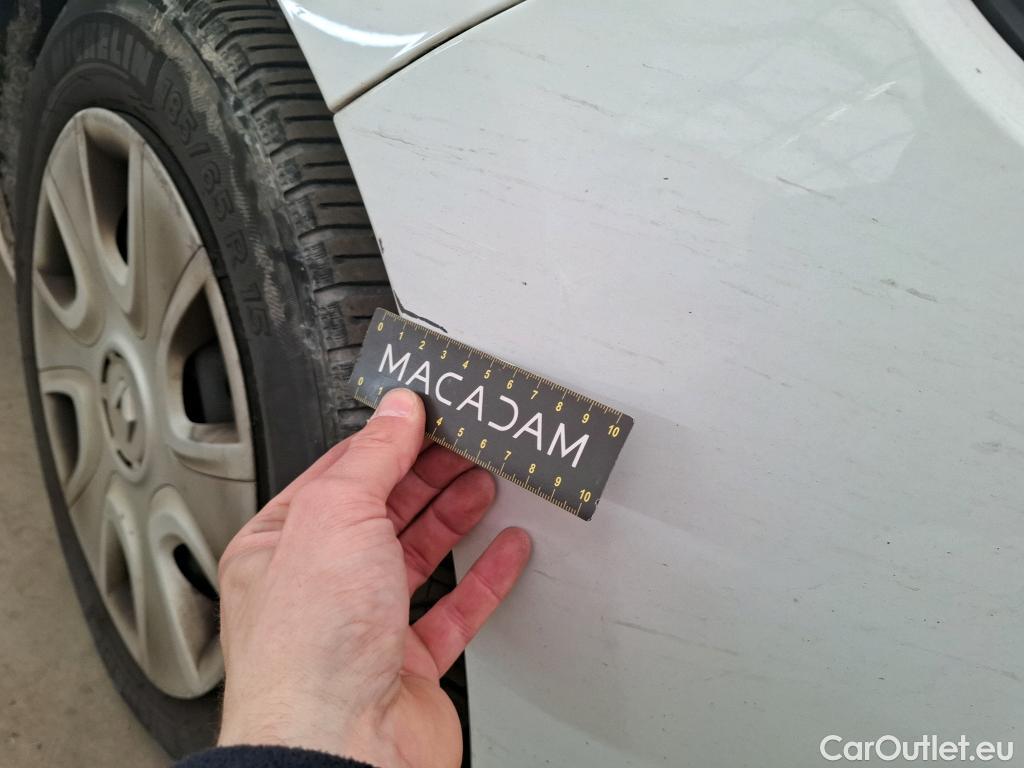  Renault  Clio  IV Air 1.5 dCi 75CV BVM5 E6 #17