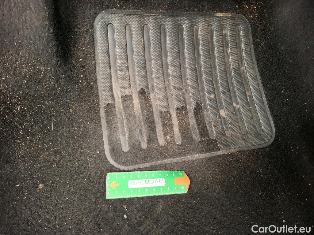  Peugeot  208  Affaire Premium 1.5 HDi 100CV BVM5 E6dT #2