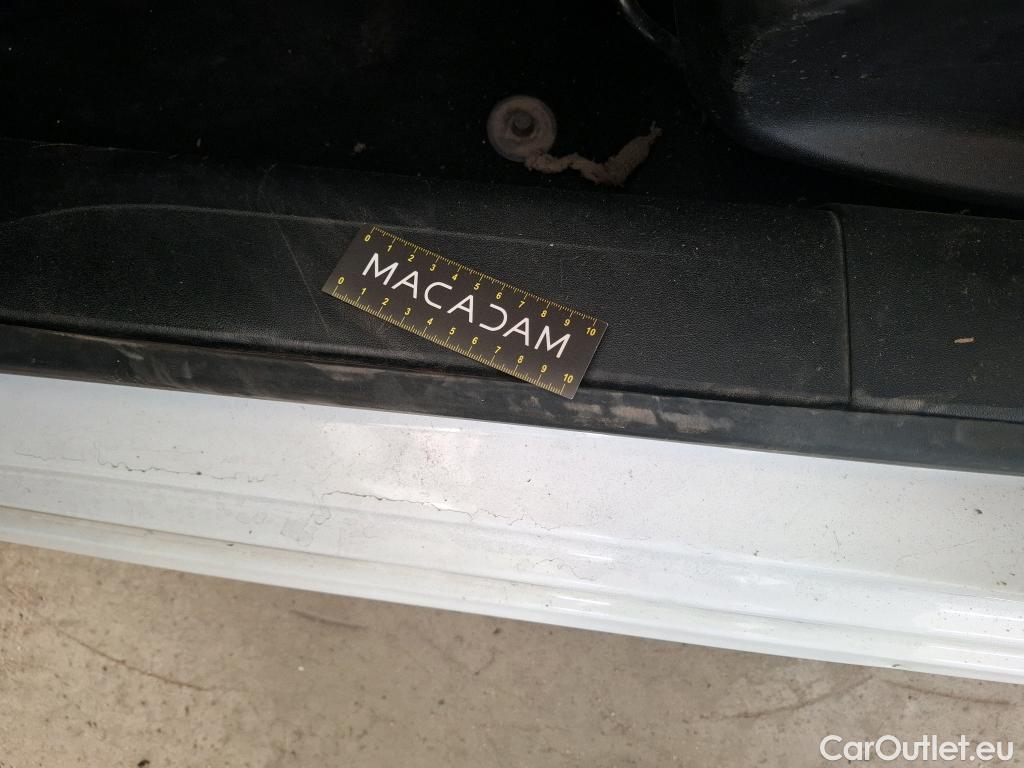  Peugeot  208  Affaire Premium 1.6 HDi 75CV BVM5 E6 #11