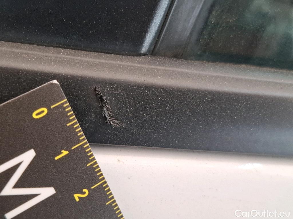  Peugeot  208  Affaire Premium 1.6 HDi 75CV BVM5 E6 #10