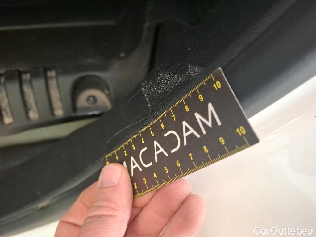  Peugeot  208  Affaire Premium 1.6 HDi 75CV BVM5 E6 #19