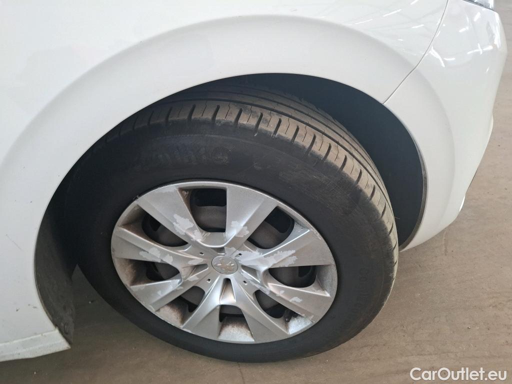  Peugeot  208  Affaire Premium 1.6 HDi 75CV BVM5 E6 #38