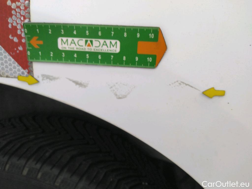  Renault  Kangoo RENAULT  EXPRESS VU 4p EVL Gd Confort 1.5 dCi 110 fourgonnette #40