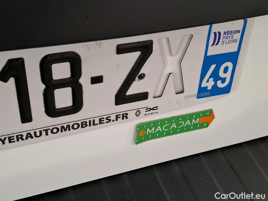  Renault  Trafic  Fourgon L2H1 3T Grand Confort 2.0 dCi 130CV BVM6 E6d #25