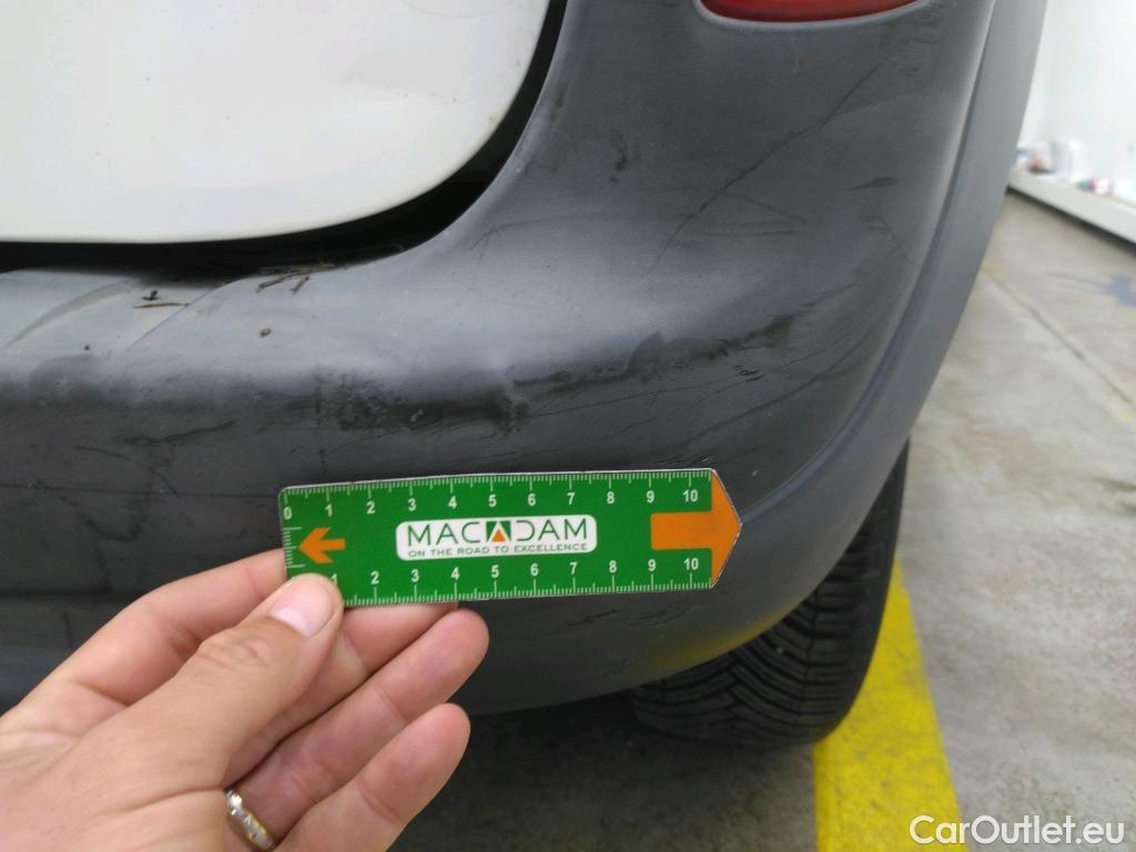  Renault  Kangoo RENAULT  EXPRESS VU 4p EVL Gd Confort 1.5 dCi 110 fourgonnette #29