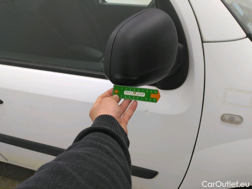  Renault  Kangoo RENAULT  EXPRESS VU 4p EVL Gd Confort 1.5 dCi 110 fourgonnette #69