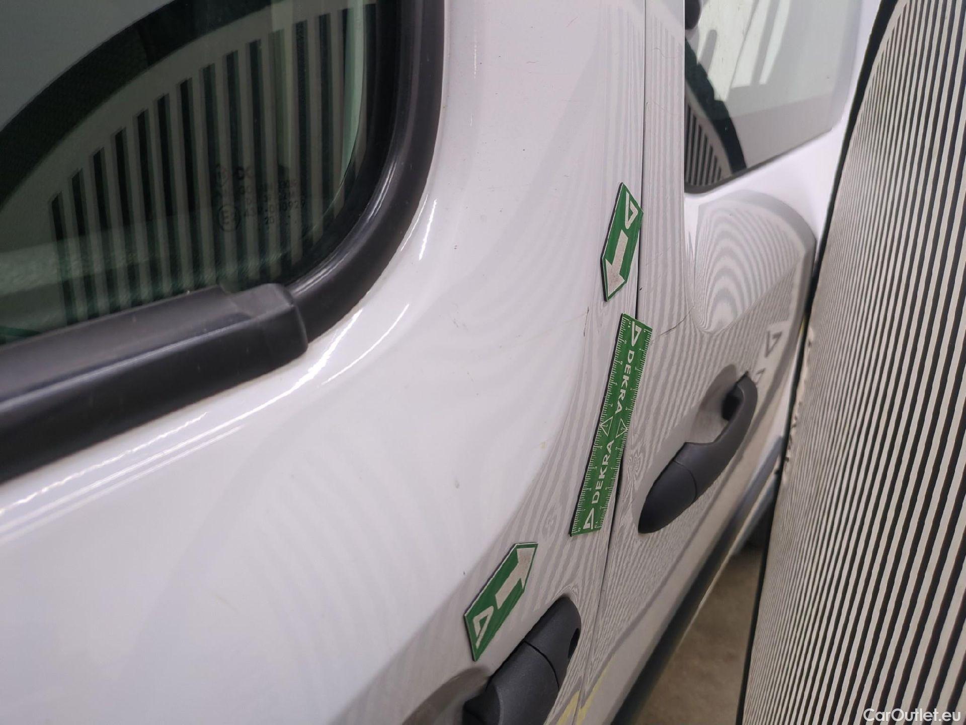  Renault  Kangoo  II Express Maxi Extra (Série Spéciale) - Cab. Appr. 1.5 dCi 95CV BVM6 E6dT #21