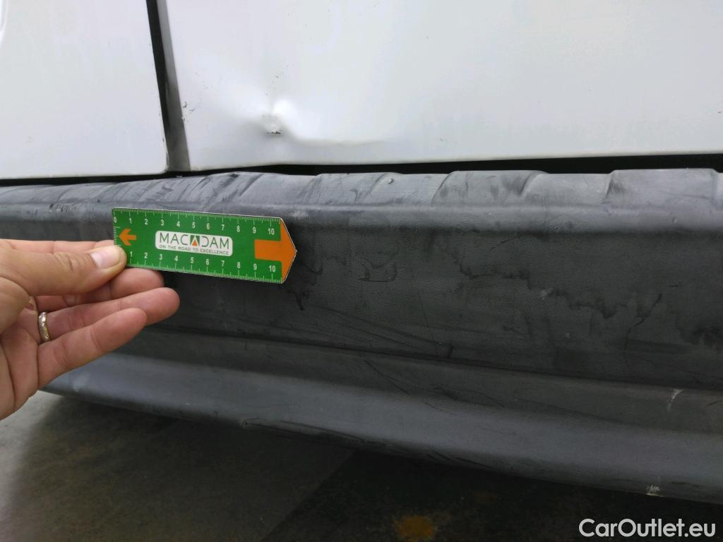  Renault  Kangoo RENAULT  EXPRESS VU 4p EVL Gd Confort 1.5 dCi 110 fourgonnette #26