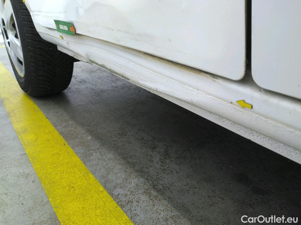  Renault  Kangoo RENAULT  EXPRESS VU 4p EVL Gd Confort 1.5 dCi 110 fourgonnette #35