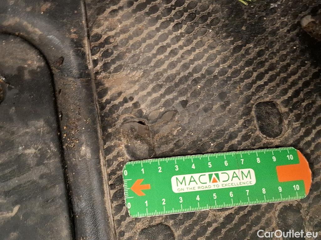  Renault  Trafic  Fourgon L2H1 3T Grand Confort 2.0 dCi 130CV BVM6 E6d #26