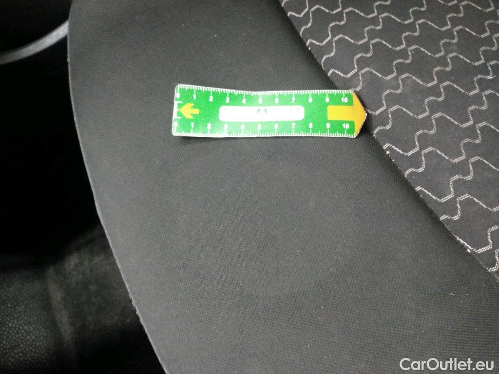  Renault  Kangoo RENAULT  EXPRESS VU 4p EVL Gd Confort 1.5 dCi 110 fourgonnette #65