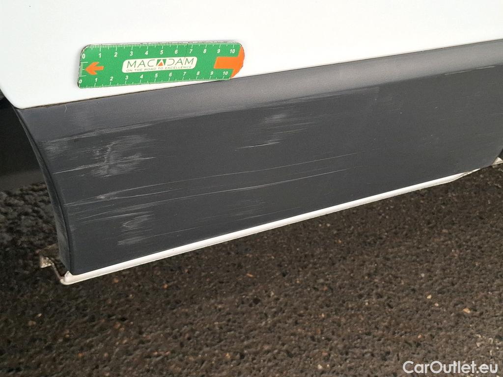  Renault  Trafic  Fourgon L2H1 3T Grand Confort 2.0 dCi 130CV BVM6 E6d #19