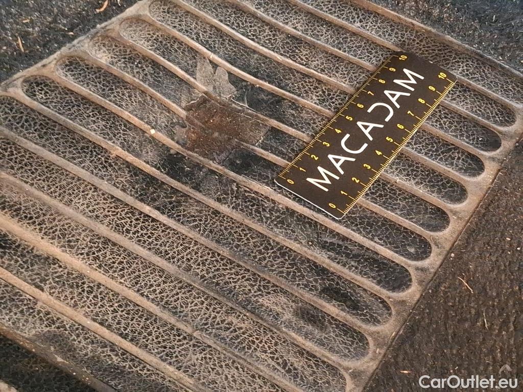  Renault  Megane  III Berline 5pt. Société Air 1.5 dCi 110CV BVM6 E5 #24