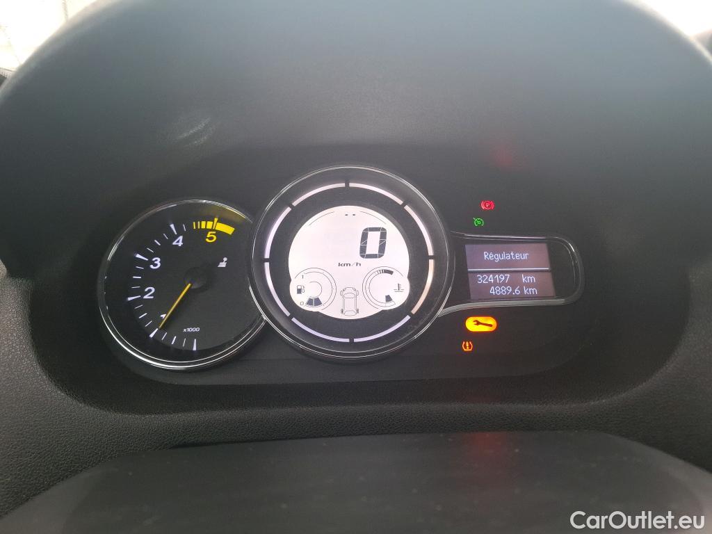  Renault  Megane  III Berline 5pt. Société Air 1.5 dCi 110CV BVM6 E5 #43