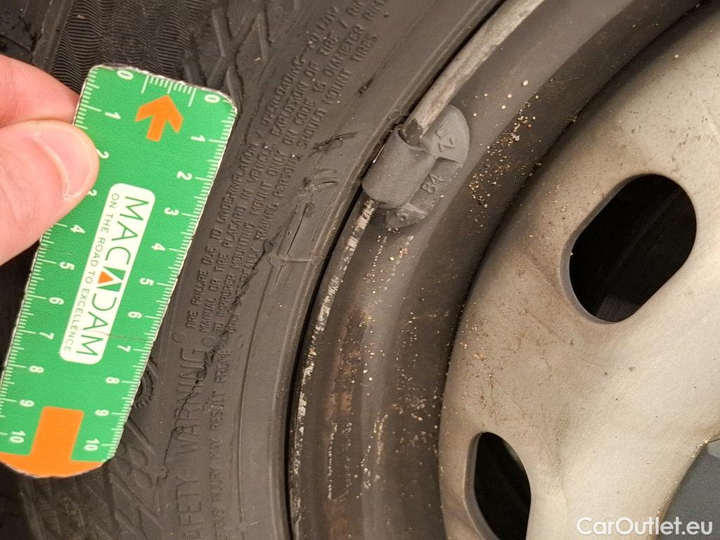  Renault  Trafic  Fourgon L2H1 3T Grand Confort 2.0 dCi 130CV BVM6 E6d #15