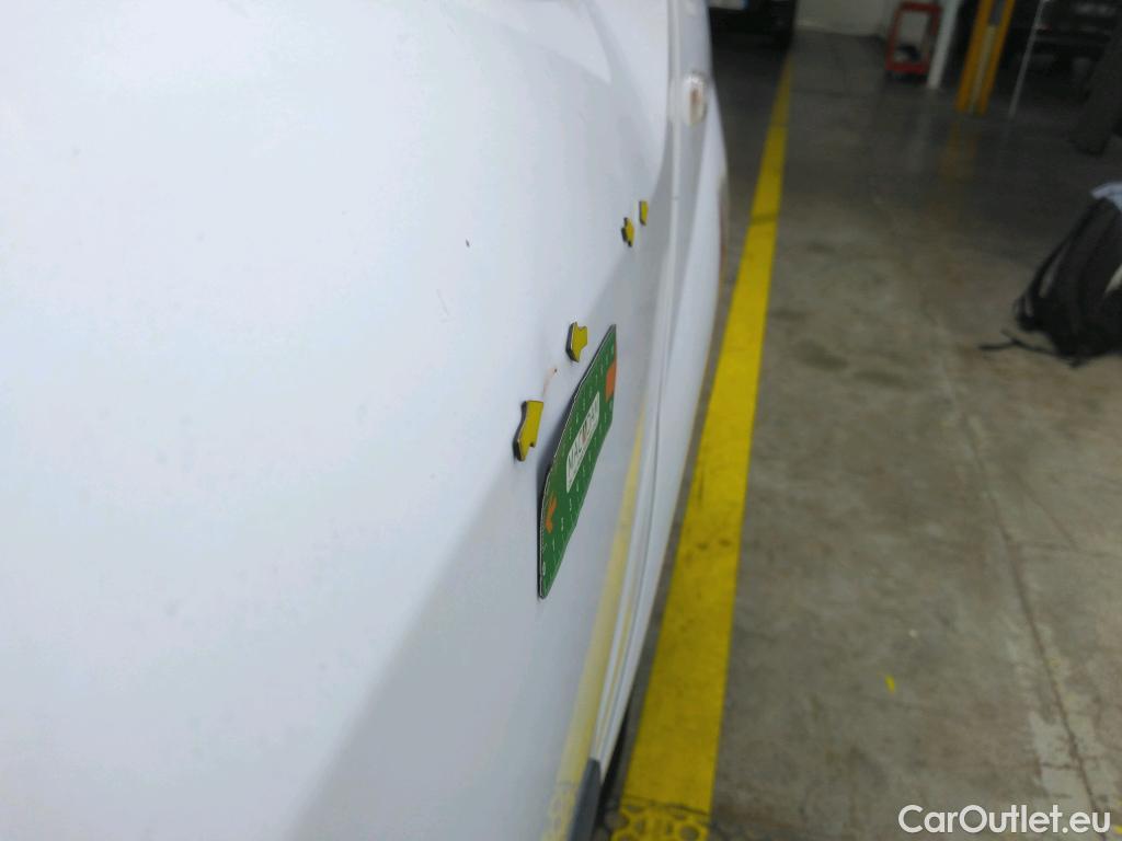  Renault  Kangoo RENAULT  EXPRESS VU 4p EVL Gd Confort 1.5 dCi 110 fourgonnette #51