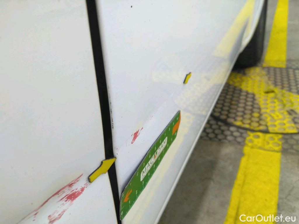  Renault  Kangoo RENAULT  EXPRESS VU 4p EVL Gd Confort 1.5 dCi 110 fourgonnette #50