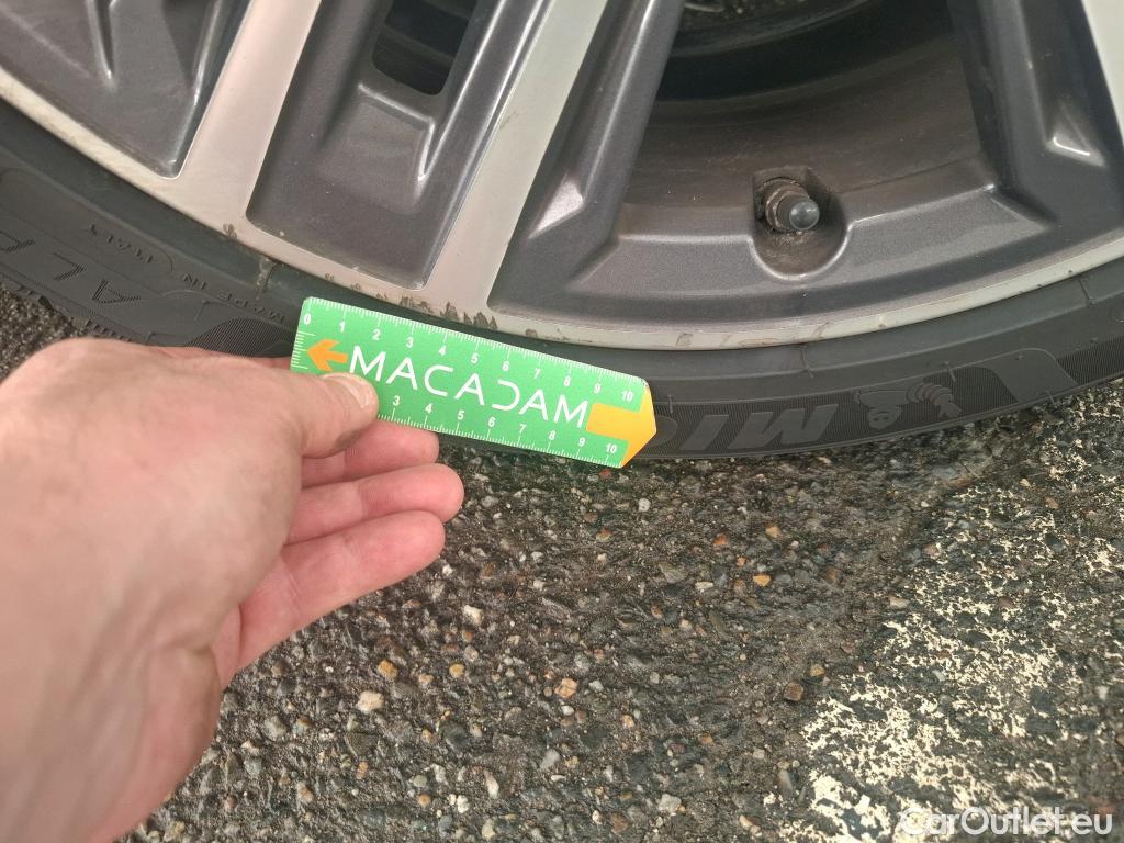  Bmw  Serie 1 BMW Série 1 / 2019 / 5P / Berline 1.5 116I Business Design #23