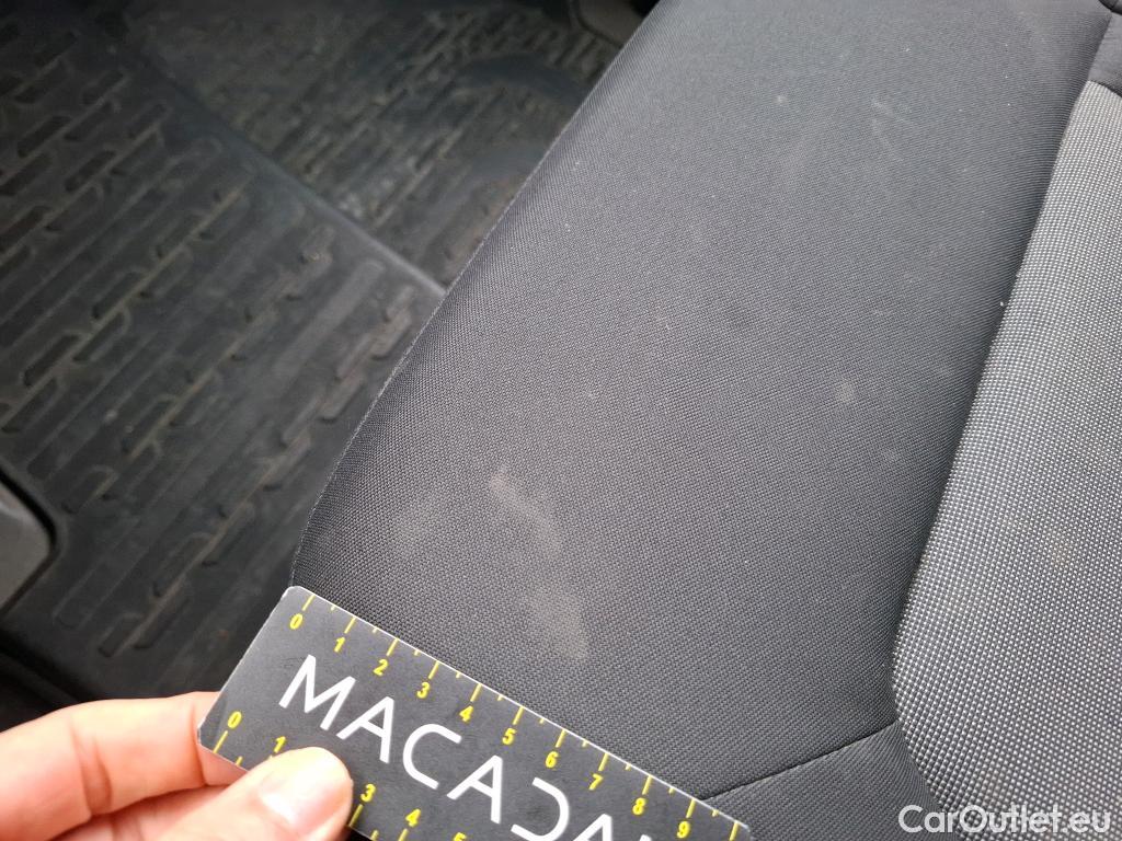  Volkswagen  Crafter  Fourgon Fourgon 35 mittlerer Radstand mit Hochdach FWD 2.0 140CV BVM6 #26