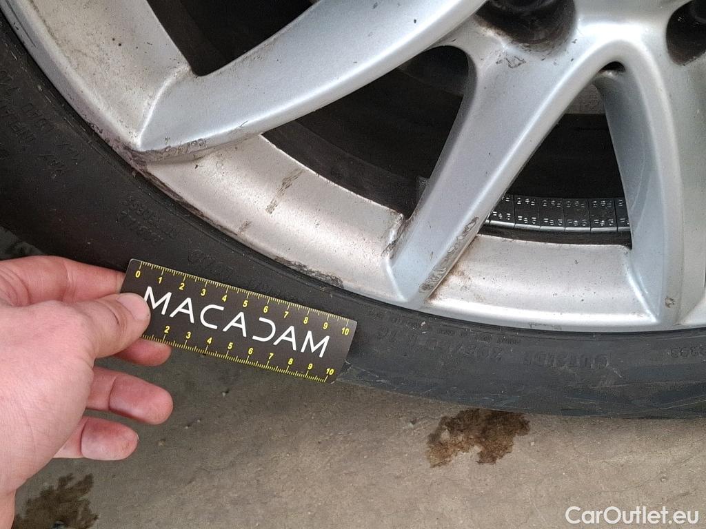  Bmw  Serie 2 Série 2 Active Tourer 216d Lounge 1.5 115CV BVM6 E6d #95