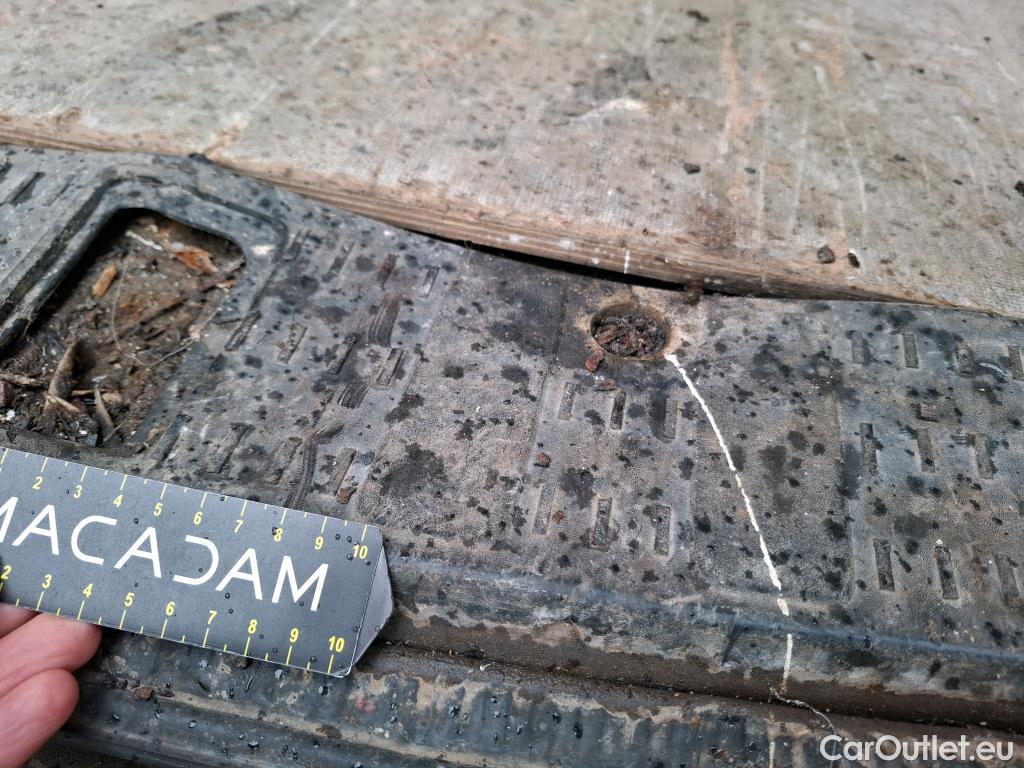  Volkswagen  Crafter  Fourgon Fourgon 35 mittlerer Radstand mit Hochdach FWD 2.0 140CV BVM6 #22