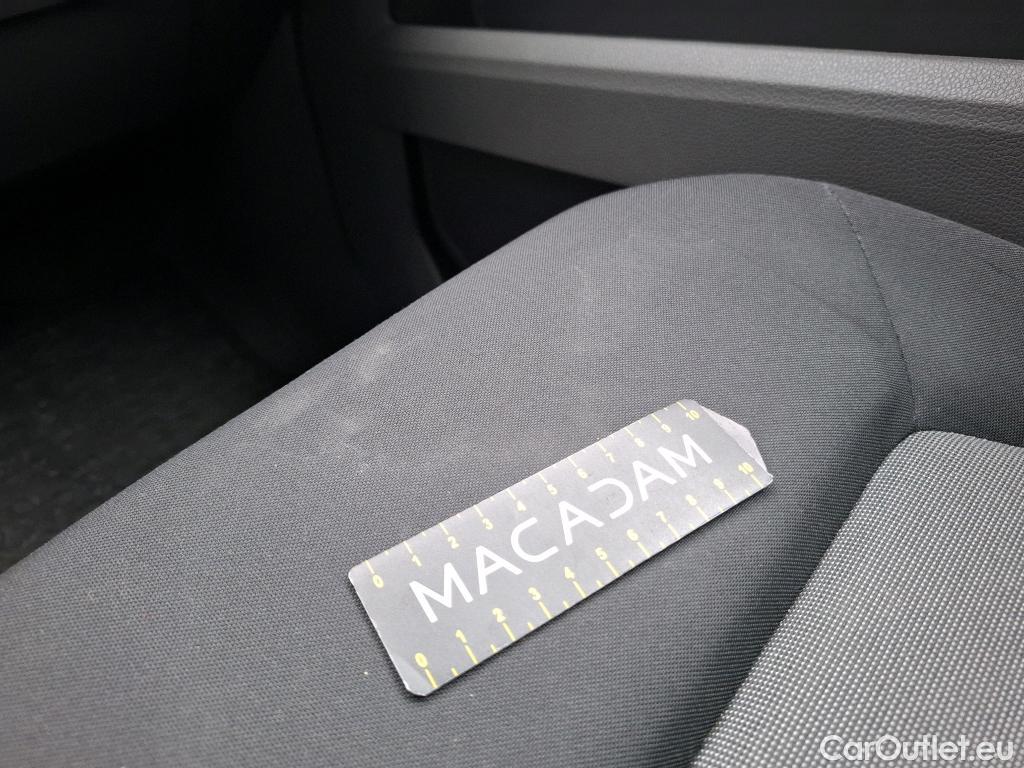  Volkswagen  Crafter  Fourgon Fourgon 35 mittlerer Radstand mit Hochdach FWD 2.0 140CV BVM6 #24