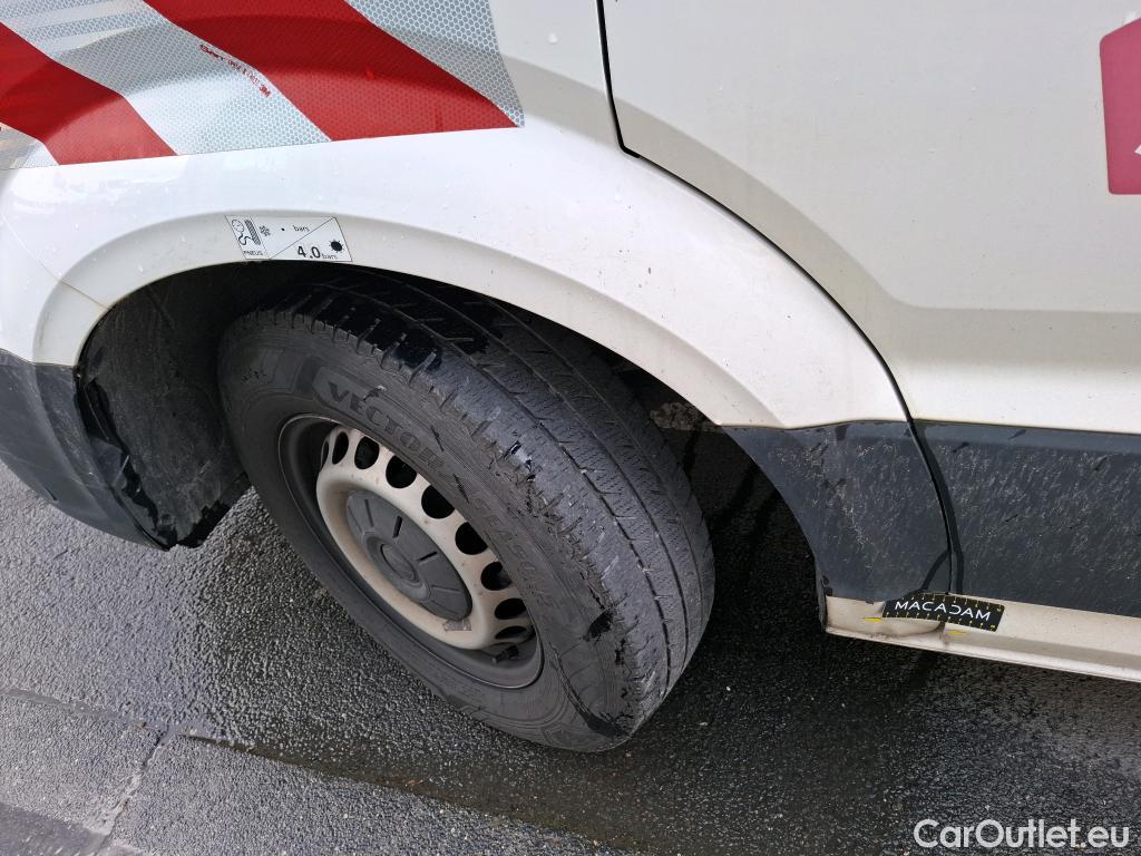 Volkswagen  Crafter  Fourgon Fourgon 35 mittlerer Radstand mit Hochdach FWD 2.0 140CV BVM6 #18