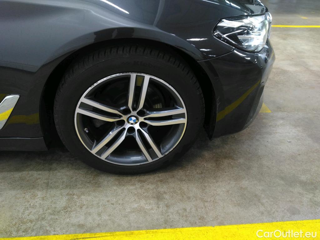  Bmw  Serie 5 BMW Série 5 Touring / 2020 / 5P / Break 520d xDrive 190ch Business Design #16