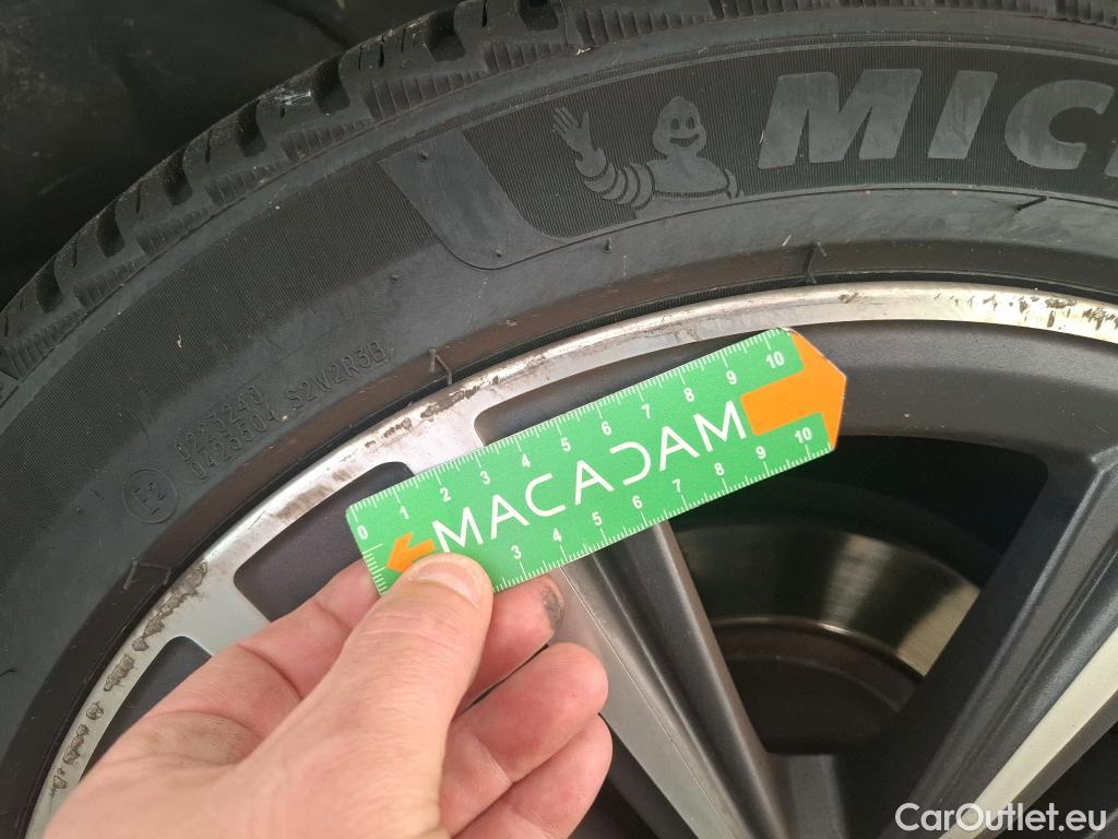  Bmw  Serie 1 BMW Série 1 / 2019 / 5P / Berline 1.5 116I Business Design #26