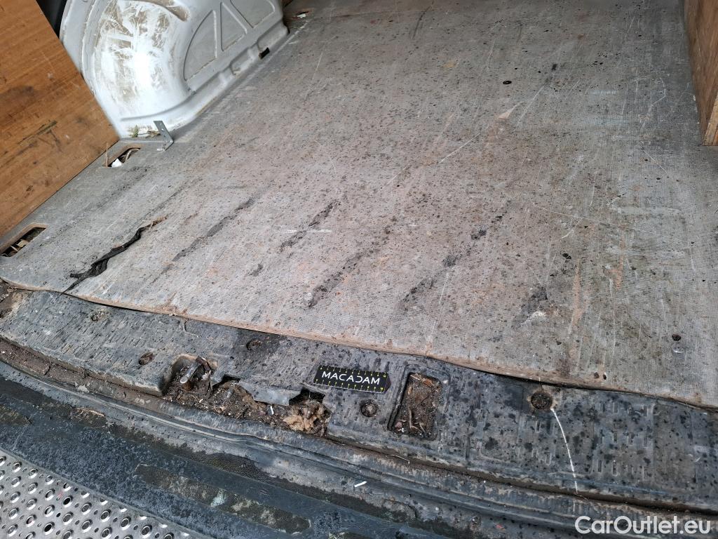  Volkswagen  Crafter  Fourgon Fourgon 35 mittlerer Radstand mit Hochdach FWD 2.0 140CV BVM6 #20