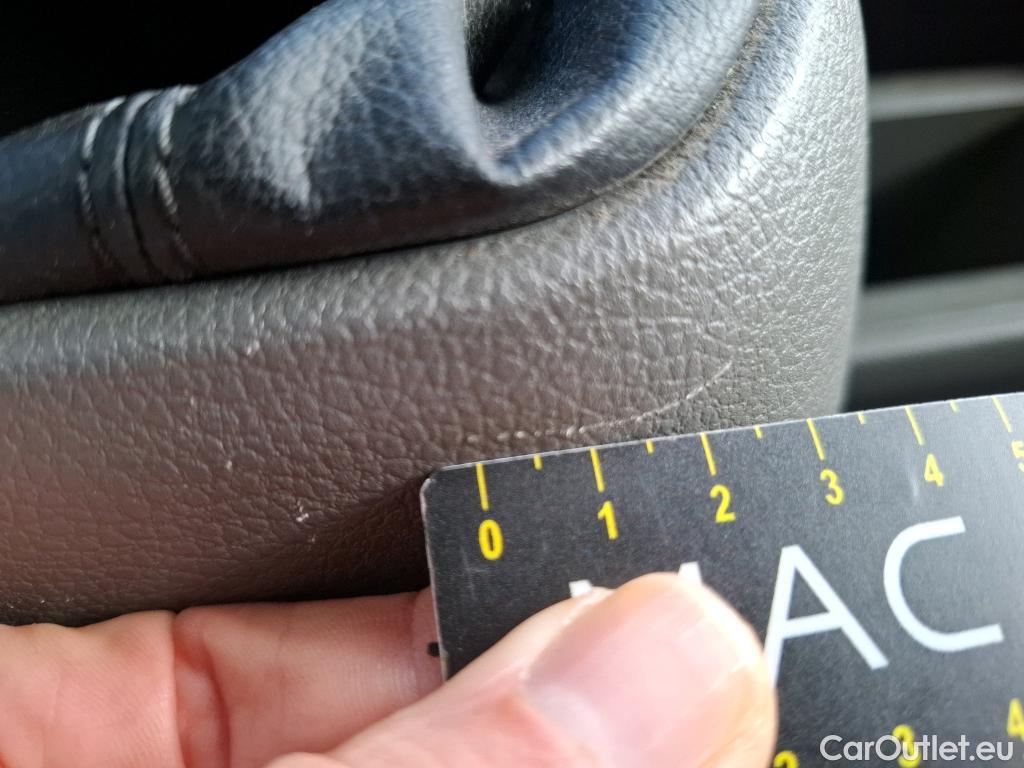  Volkswagen  Crafter  Fourgon Fourgon 35 mittlerer Radstand mit Hochdach FWD 2.0 140CV BVM6 #16