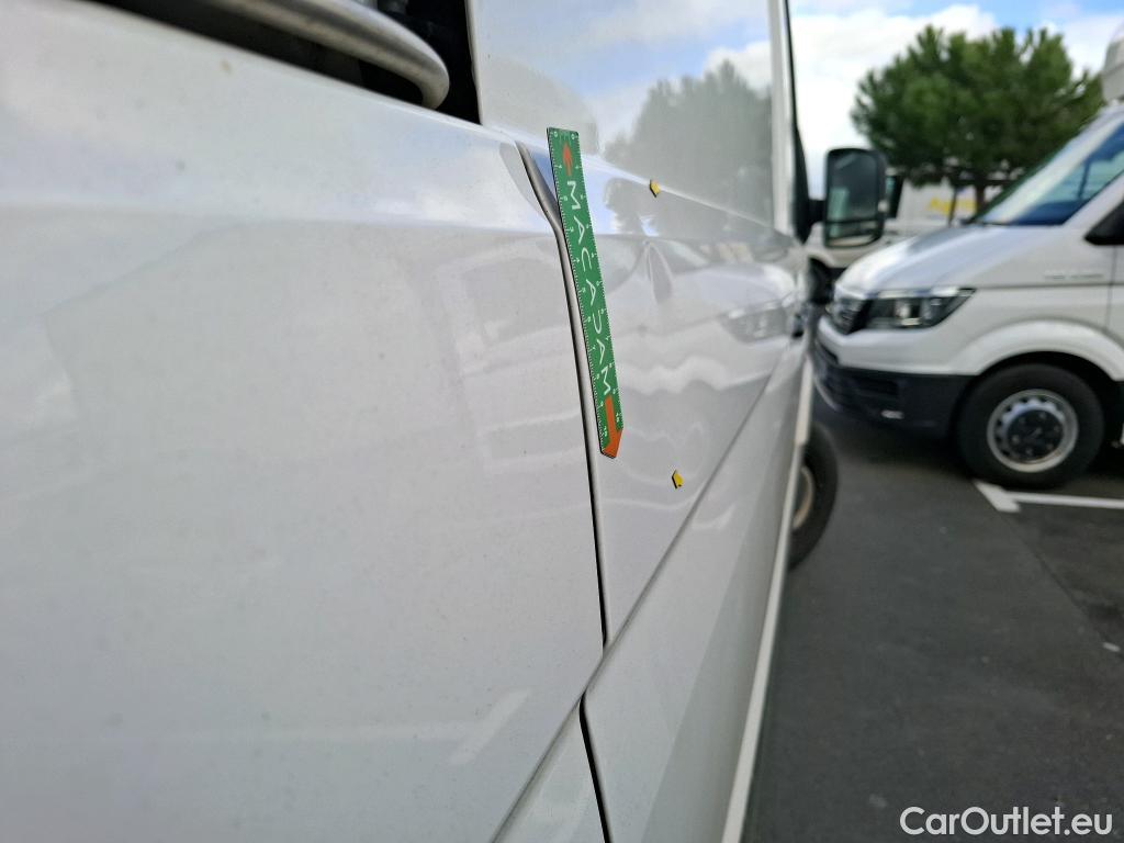  Volkswagen  Crafter  Fourgon Fourgon 35 mittlerer Radstand mit Hochdach FWD 2.0 140CV BVM6 #4